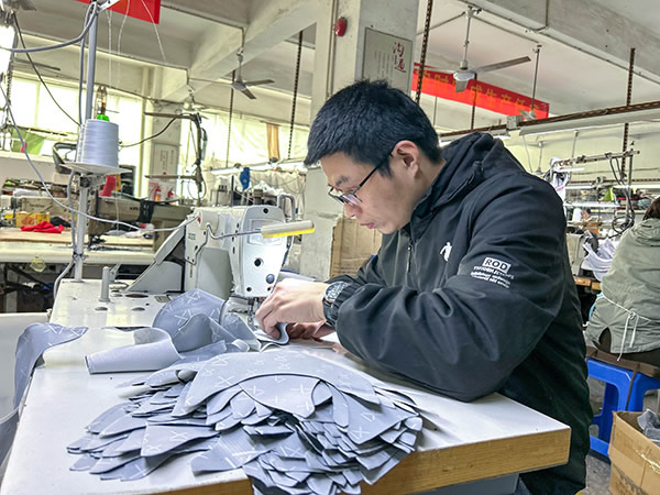 阶梯式定价策略：如何通过订单量分级，实现采购成本最优化？